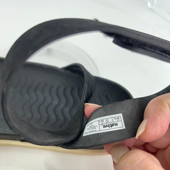 Native Juliet Shell Sandals Women's Size 10 Black Platform Ankle Strap Flat - Picture 13 of 14